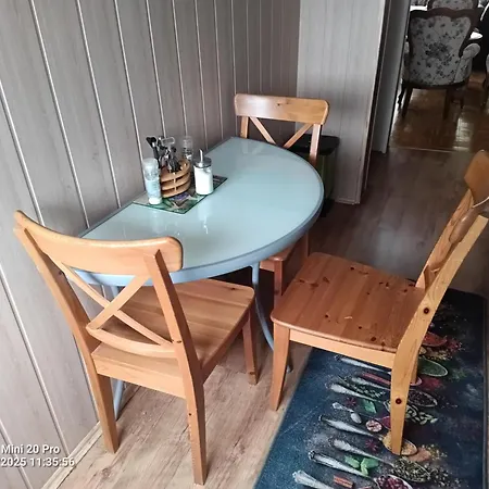 Pensjonat Haus Naehe Flughafen Und Messe Düsseldorf