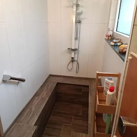 Haus Naehe Flughafen Und Messe