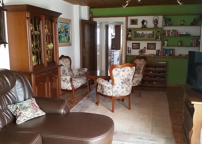 Pensión Haus Naehe Flughafen Und Messe Düsseldorf